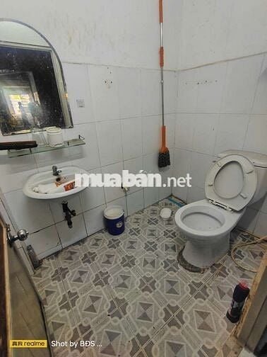 Cho thuê kho mặt tiền 150m 15tr/tháng