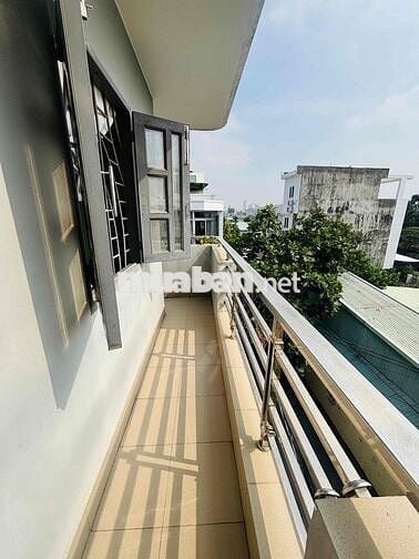 CHDV ban công thoáng ngay Linh Đông