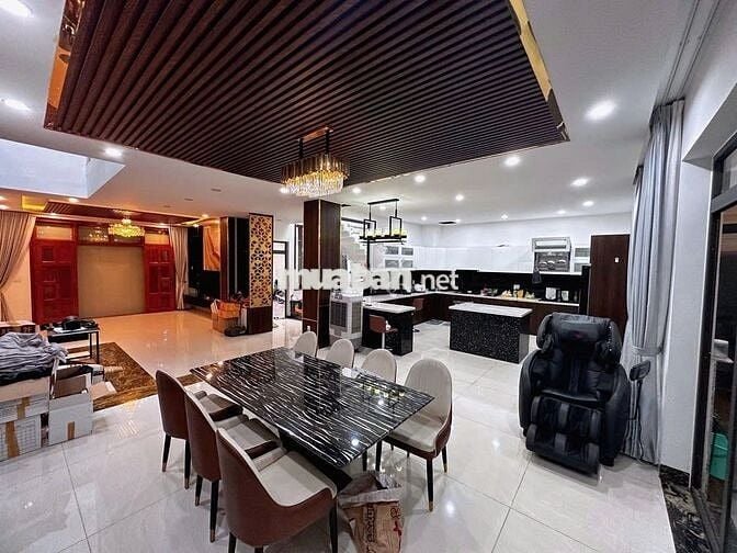 Cho thuê nhà mặt tiền đường Bạch Đằng, dt 8x20 trệt 2 lầu