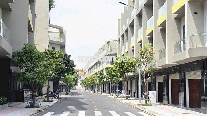 CK 10/100 KHI MUA NHÀ PHỐ BCONS UNI VALLEY