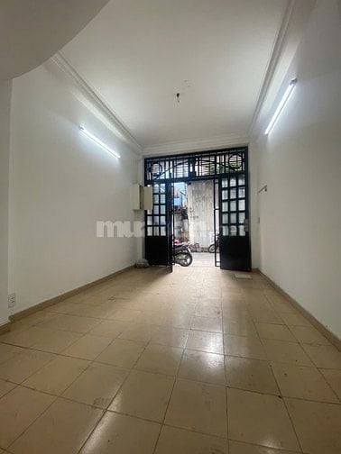 BÁN NHÀ BÌNH THẠNH -HẺM XE HƠI- PHƯỜNG 17 – GIÁP QUẬN 1-GIÁ 7,9 TỶ