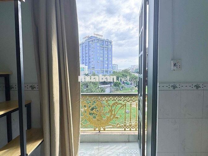 CĂN HỘ GÁC LỬNG BAN CÔNG THOÁNG MÁT NGAY TRUNG TÂM TÂN BÌNH