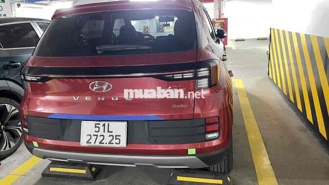 Hyundai Venue 2024 - 1950 km