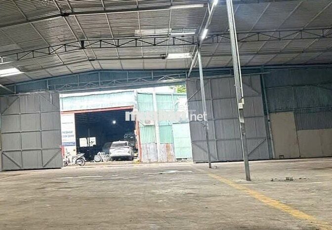 Cho thuê kho xưởng Quận 7 , DT 900m2 đường Hoàng Quốc Việt xe cont