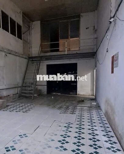 Cho thuê nhà kho Quận 7 DT 250m2 xe cont vào tận cửa trần cao thoáng