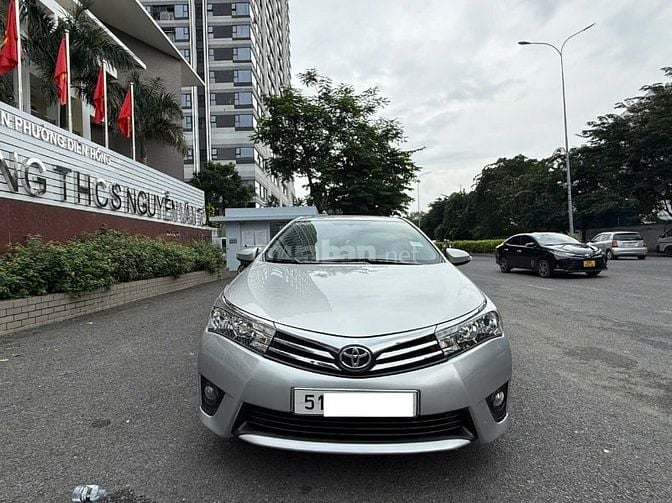 Cần bán Toyota Corolla Alits 1.8 G số tự động. Xe GĐ sử dụng ko KD