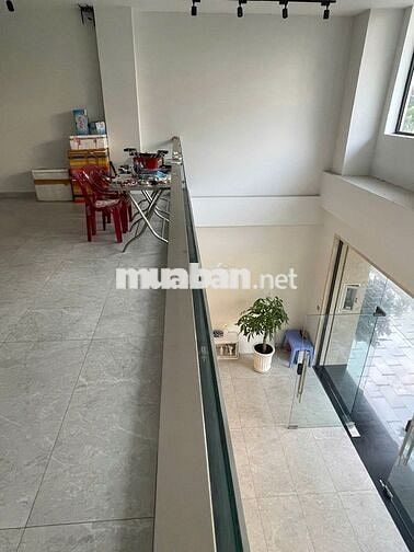 Trệt lửng Shophouse Vạn Phúc 200m2, sàn trống, có máy lạnh. Giá 30 tr