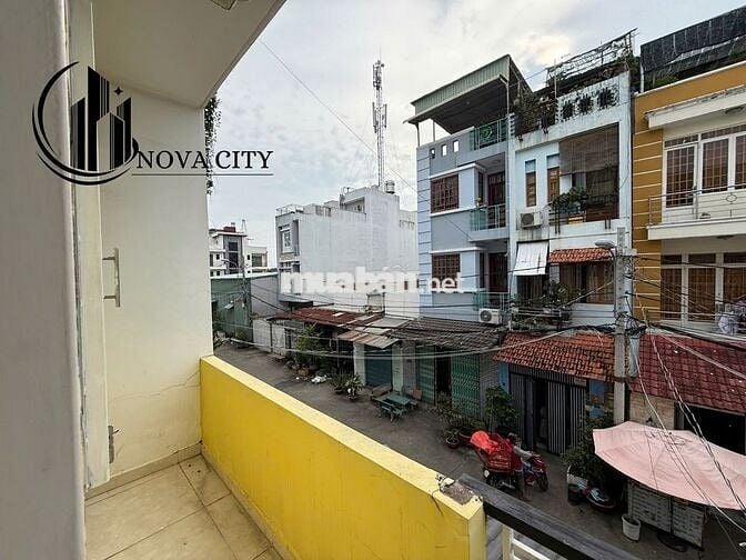 Căn hộ có ban công đường Bùi Minh Trực, Quận 8 giá chỉ 5 triệu/tháng