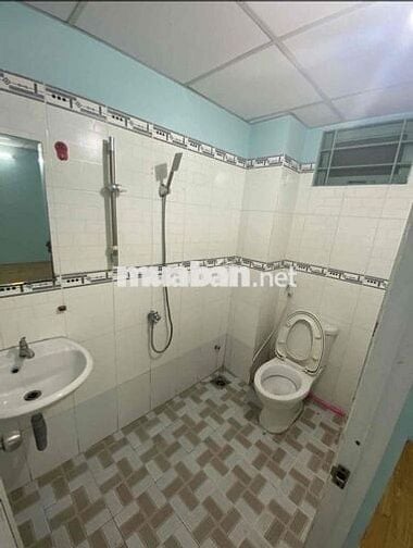 Nhà Hẻm 1/Bờ Bao Tân Phú.DT:5.7 X 16 trêt gác lửng 1PN 2WC