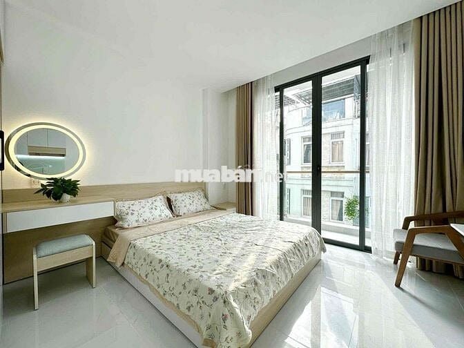 Căn Hộ Ban Công/Cửa Sổ Full NT Mới 100%_Lý Thái Tổ Quận 10