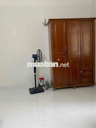 Bán căn hộ chung cư A5 phuờng Quang Vinh.