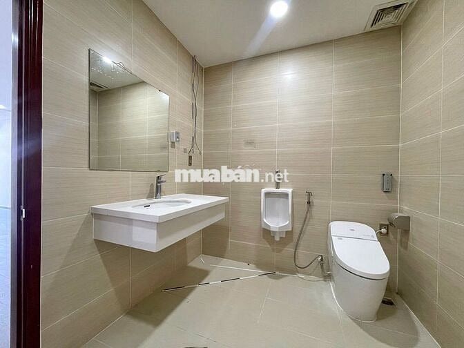 Văn phòng 25m2 Vạn Phúc, ngăn sẵn 2 phòng, máy lạnh hầm xe. Chỉ 7,5 tr