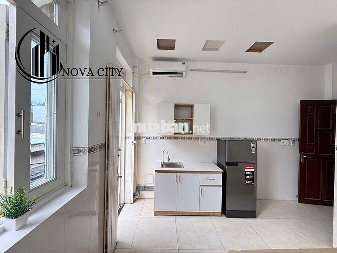 Căn hộ có ban công đường Bùi Minh Trực, Quận 8 giá chỉ 5 triệu/tháng