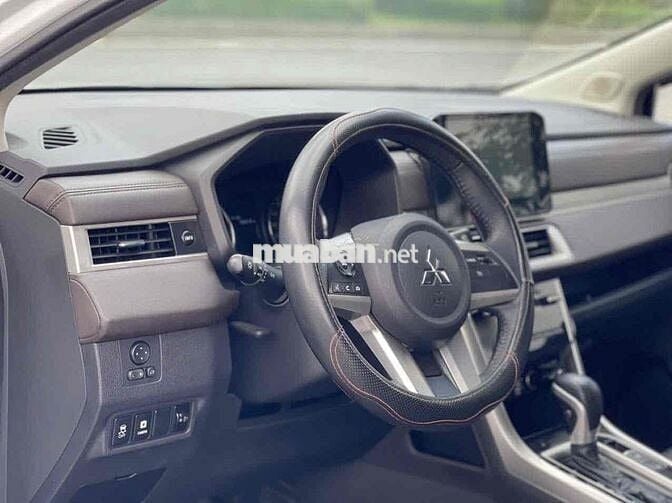 Mitsubishi Xpander 2024 Premium 1.5 AT - 30000 km