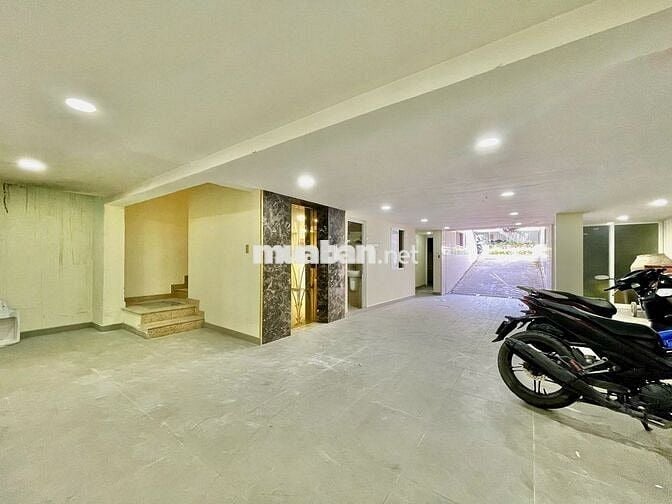 Văn phòng 25m2 Vạn Phúc, ngăn sẵn 2 phòng, máy lạnh hầm xe. Chỉ 7,5 tr