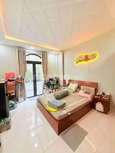 HÀNG KÍNH, NGỘP CHÍNH CHỦ BÁN GẤP TRONG TUẦN GIÁ 5 TỶ 350 ĐẶNG THÙY TR