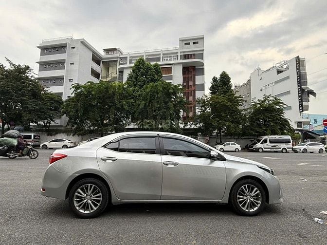 Cần bán Toyota Corolla Alits 1.8 G số tự động. Xe GĐ sử dụng ko KD