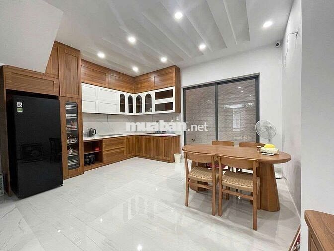 NM Cho thuê nhà phía Bắc Nha Trang , gần biển 400m, khu an ninh