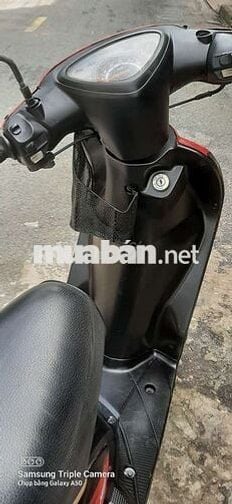 Xe máy Yamaha Mio màu đỏ đen, sản xuất 2008