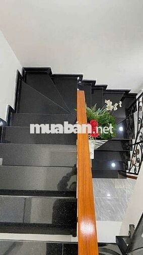 NHÀ 2 LẦU MẶT TIỀN TRỊNH ĐÌNH TRỌNG ( 3m x 13m) Q11