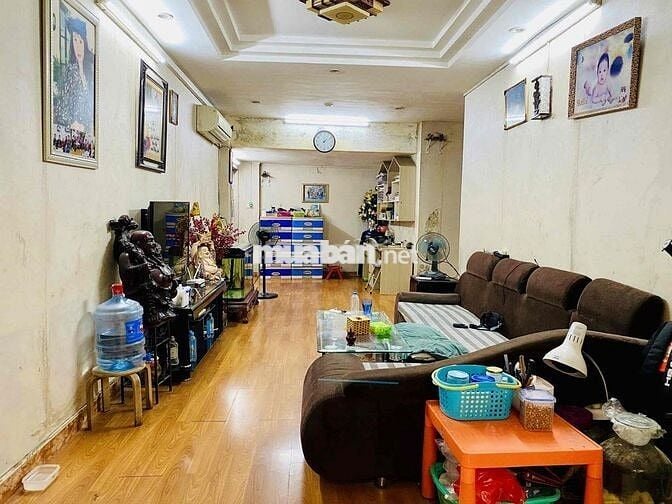 Bán nhà trong Ngõ Phố hàng đậu