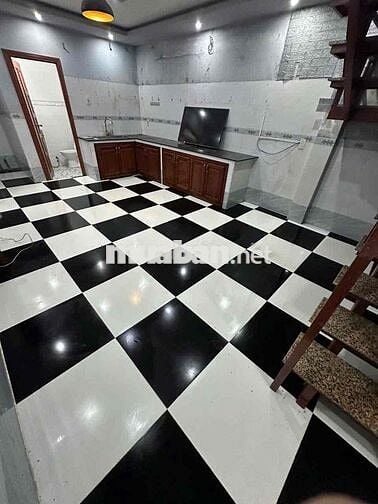 Nhà lầu 3 phòng hẻm đường 30/4