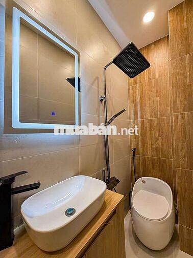 Nhà nhỏ BTCT Quận 3 - Cách Mạng Tháng 8 - Gần công viên Thỏ Trắng