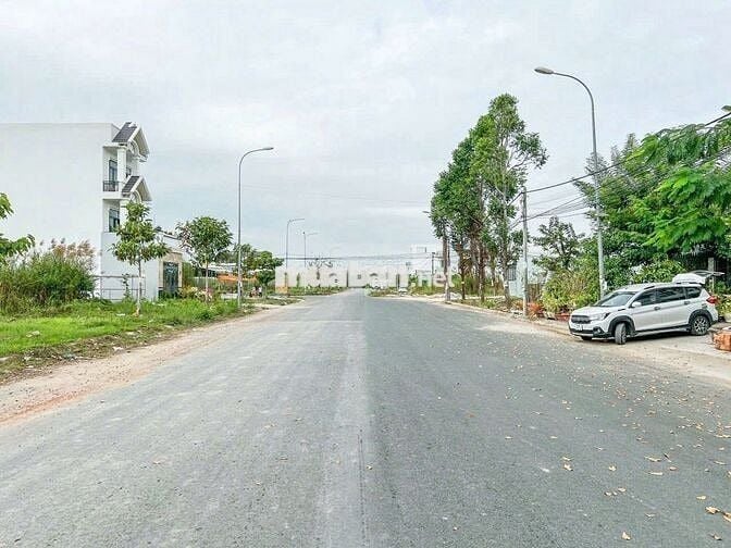 Nền trục chính kdc phú an giá chưa tới 5 tỷ