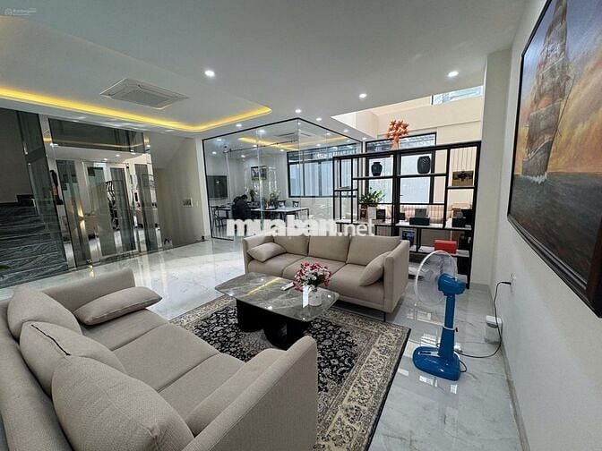 NHÀ CHO THUÊ MT BÀU CÁT 1_ 10X20M_ TRỆT 3 LẦU CÓ THANG MÁY