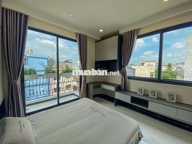 Cho thuê Villa ngay Phan Xích Long 4x17m 3 lầu 4pn full NT, chỉ 31 tr