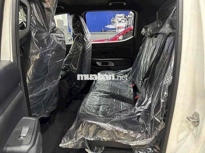Ford Ranger 2025 Stormtrak 2.0L 4x4 AT - 300 km