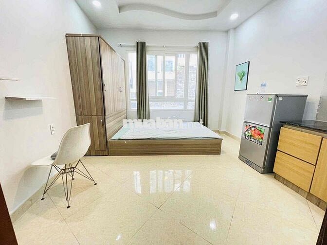 Phòng Studio cửa sổ thoáng, Full nội thất, Gần Cầu Đỏ Nguyễn Xí