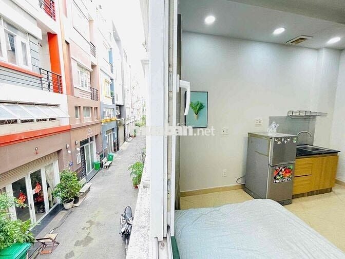 Phòng Studio cửa sổ thoáng, Full nội thất, Gần Cầu Đỏ Nguyễn Xí