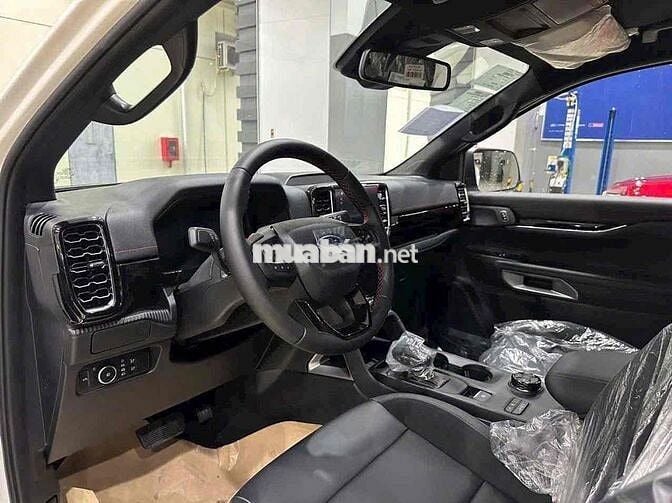 Ford Ranger 2025 Stormtrak 2.0L 4x4 AT - 300 km