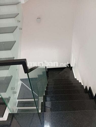 CHO THUÊ NHÀ 5X22( TRỆT+2LẦU+4PHÒNG LỚN) HẺM XE TẢI NHÀ MỚI 100%
