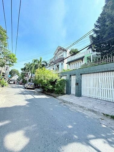 Nhà cũ mặt tiền Đường B khu vip ADC Quận Tân Phú dt155m2 đất,1 lầu 4pn