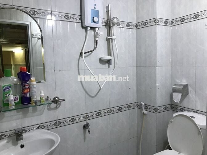 Cho thuê căn hộ chung cư  đường Hùng Vương, gần công viên Hòa Bình