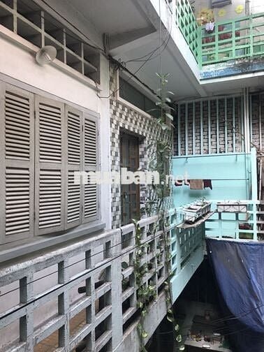 Cho thuê căn hộ chung cư  đường Hùng Vương, gần công viên Hòa Bình