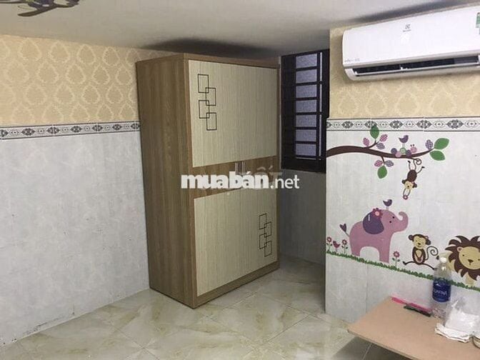 Cho thuê căn hộ chung cư  đường Hùng Vương, gần công viên Hòa Bình