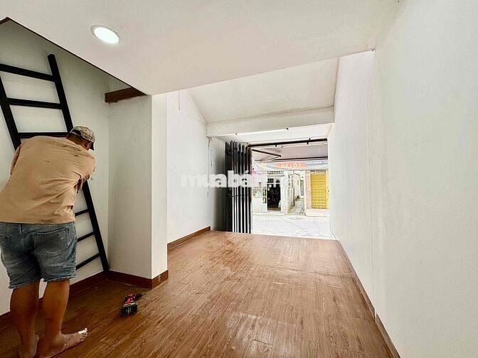 MẶT BẰNG KINH DOANH CÓ CHỖ Ở LẠI, MẶT TIỀN NGUYỄN ĐÌNH CHÍNH