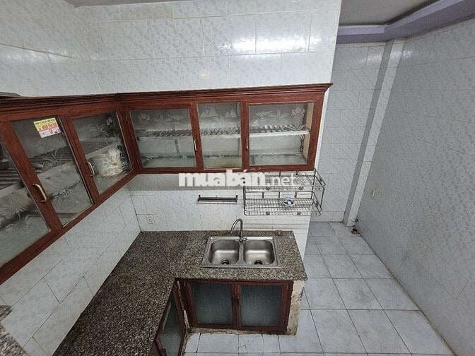 Cho thuê nhà sát trường Nguyễn Trung Trực LTRiêng 4x11 1 lầu 2PN 2WC
