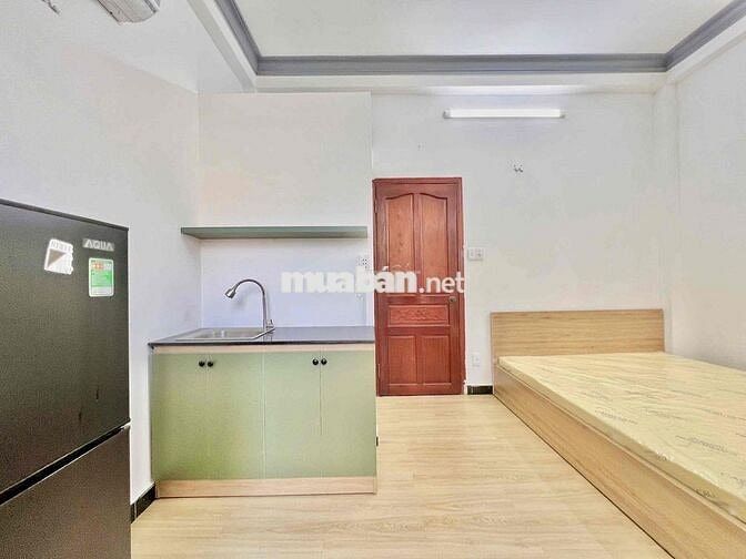 Phòng Studio Ban công, Full nội thất, gần Phan Xích Long
