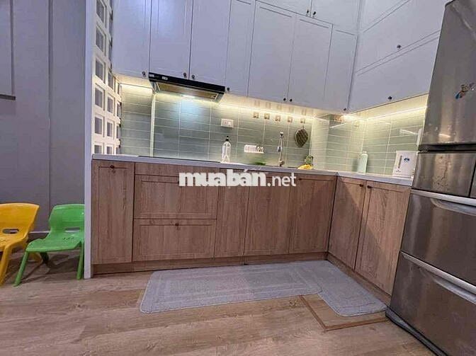 Nhà Đẹp Cầu Giấy 40m2 - 5 Tầng - Gần Phố - Ở Sướng - Giá 7,5 Tỷ (TL)