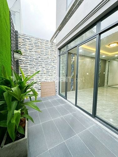Cho thuê nhà mới 100%, có thang máy , 4x16 ,5 Lầu , 320m2, 0903621992 