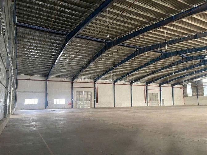 Cho thuê kho xưởng 5.000m2 CCN Bến Lức Long An , giá thuê : 3.1 usd/m2