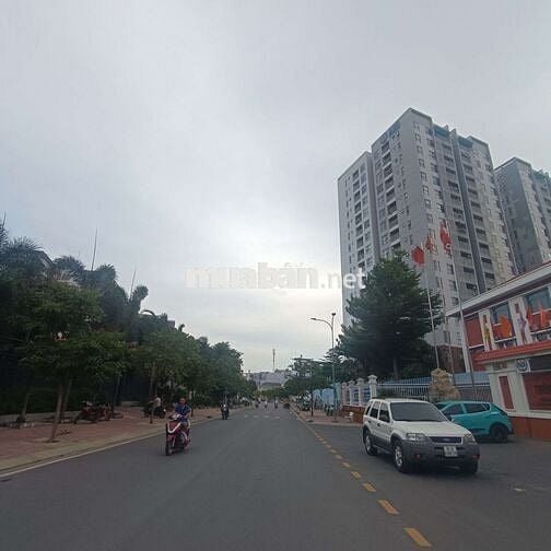 Biệt thự liền kề 5x25 ( 3 tầng) đối diện 8 lốc chung cư