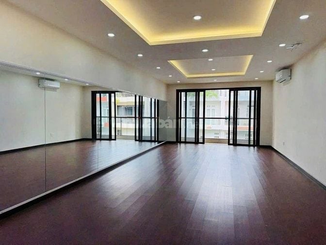 CHO THUÊ NHÀ MẶT TIỀN NGUYỄN CÔNG TRỨ, QUẬN 1 