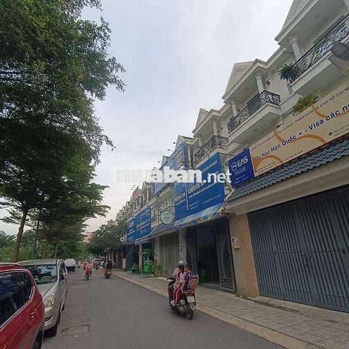 Biệt thự liền kề 5x25 ( 3 tầng) đối diện 8 lốc chung cư