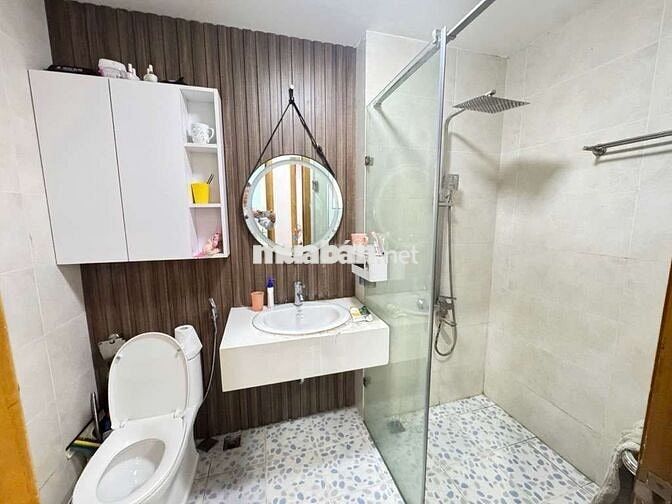 NHÀ TT TẦNG ĐẸP - CẦU GIẤY. SỔ 51M, SD 100M, 4PN LÔ GÓC SÁNG THOÁNG