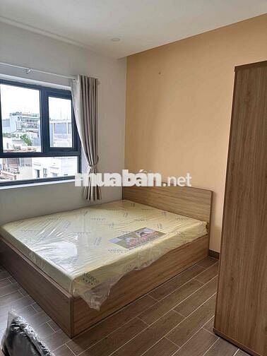 studio cửa sổ lớn thoáng mát full nội thất